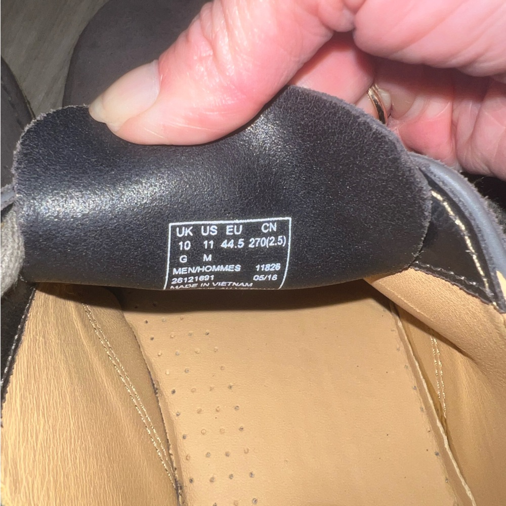 Clarks Men's Brown Suede Oxfords - Picture 6 of 7